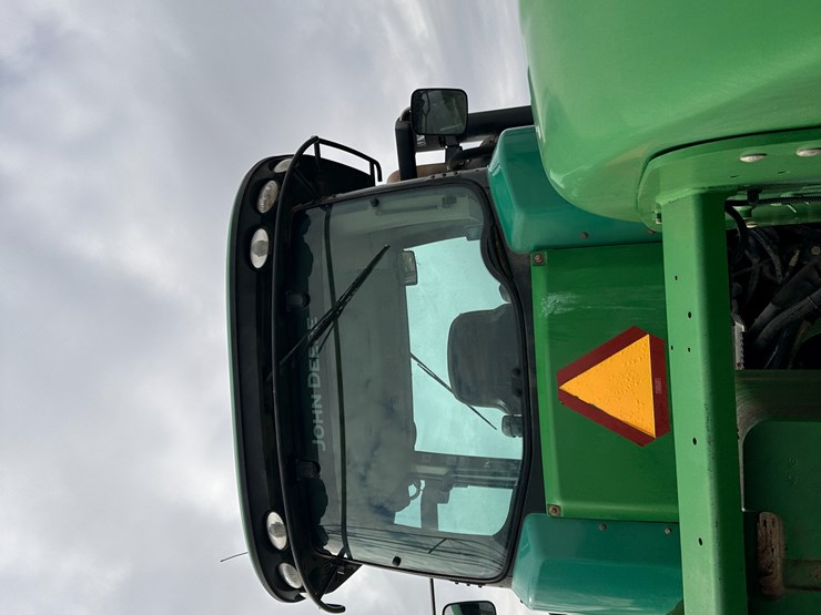 2013-john-deere-9560r-image-53