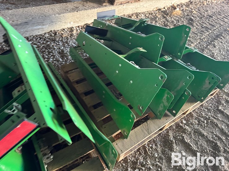 john-deere-max-emerge-planter-unit-frames-image-8