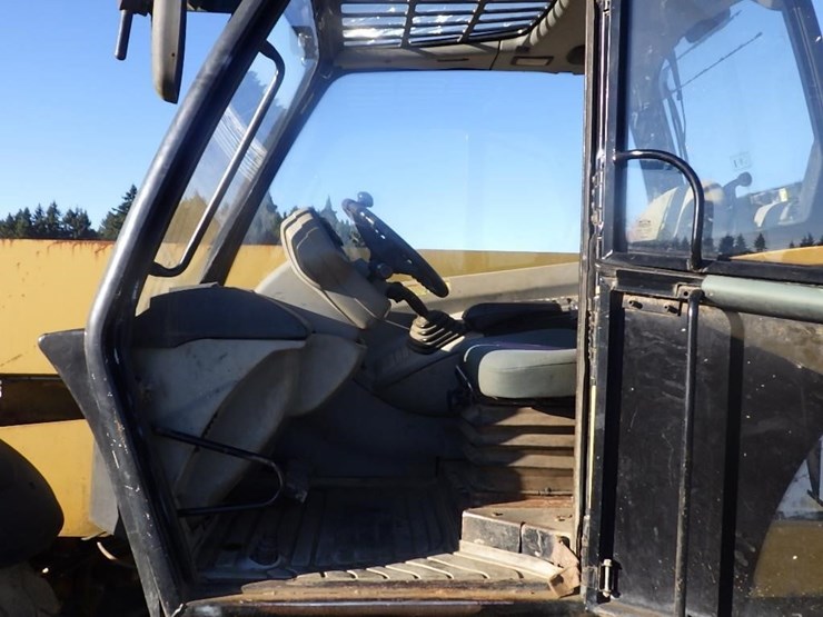 caterpillar-th560b-image-26