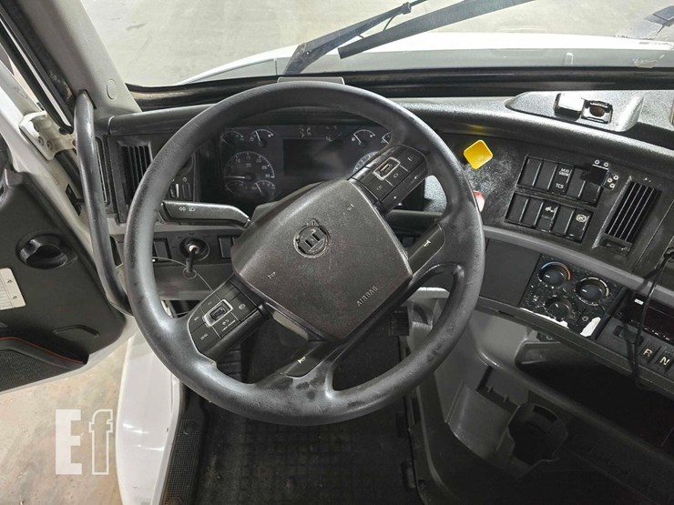 2019-volvo-vnr42t300-image-16