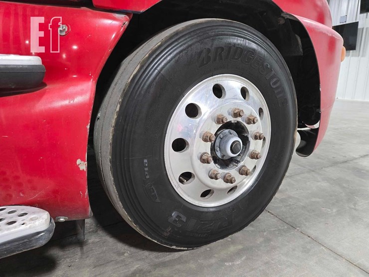 2016-kenworth-t2000-image-25