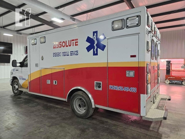 2013-ford-e450-image-4