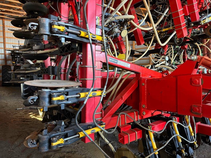 2014-bourgault-7700-image-6