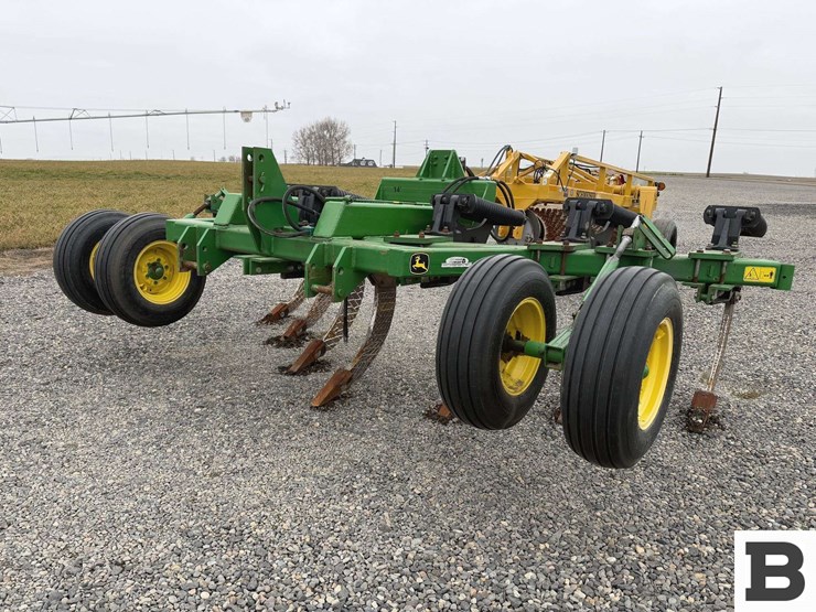 john-deere-915-image-1
