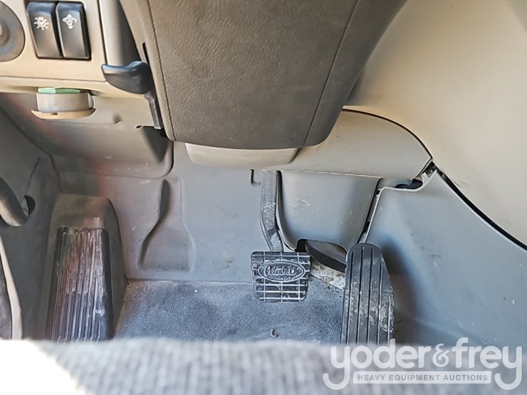 2018-peterbilt-579-image-39