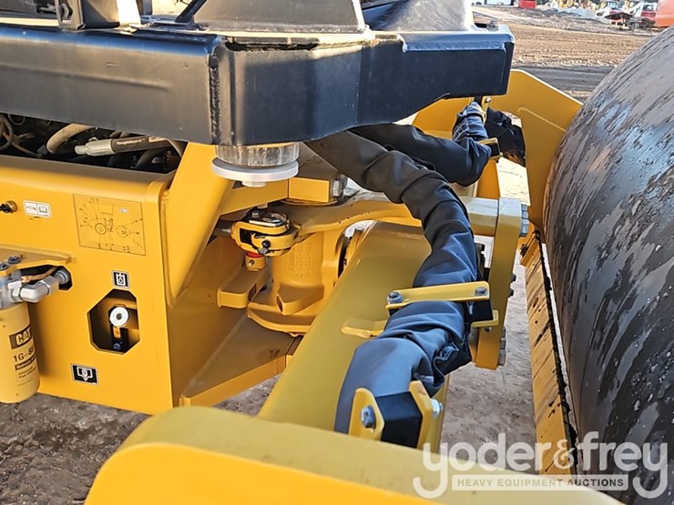 2024-caterpillar-cs10gc-image-9