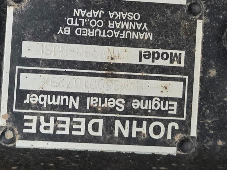 2017-deere-320e-image-24