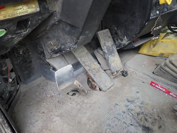 2001-peterbilt-357-image-41