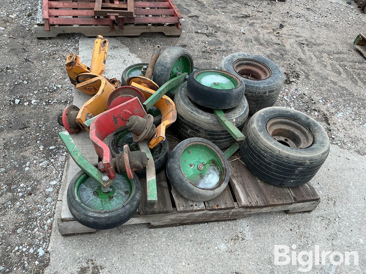 implement-row-gauge-wheels-&-brackets-image-6