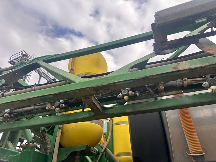 2014-john-deere-r4038-image-59