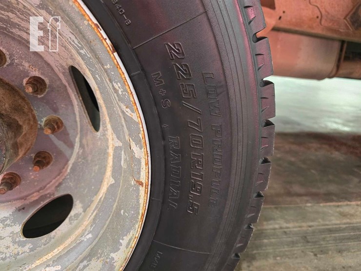 2006-ford-f550-image-25