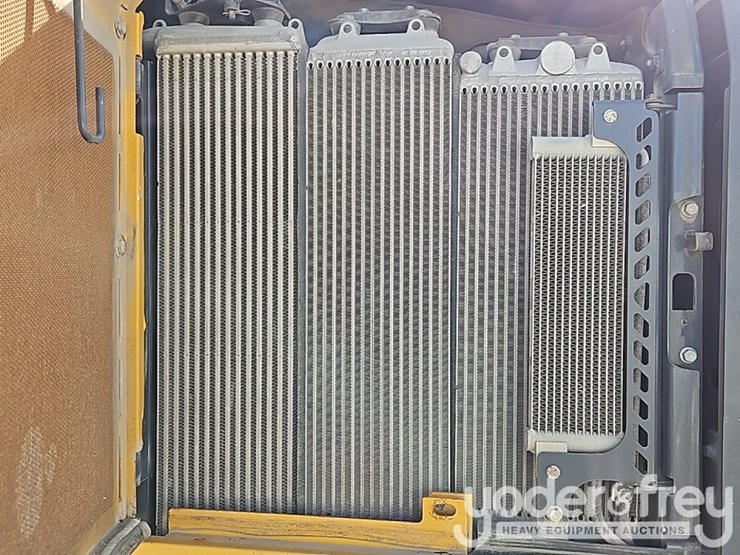 2017-deere-672g-image-23