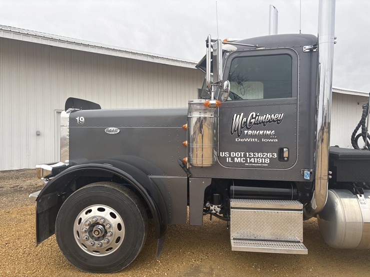 2006-peterbilt-379-image-9