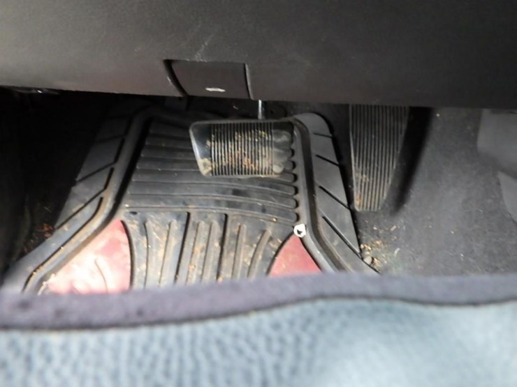 2011-dodge-ram-1500-image-24