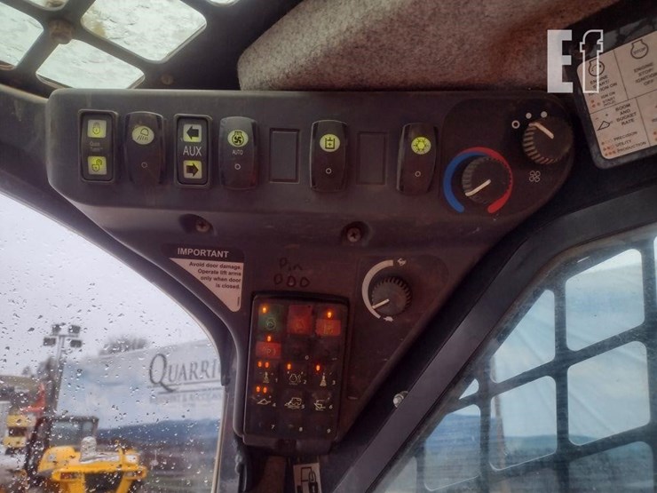 2021-deere-331g-image-8