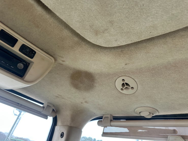 2010-john-deere-8345r-image-67