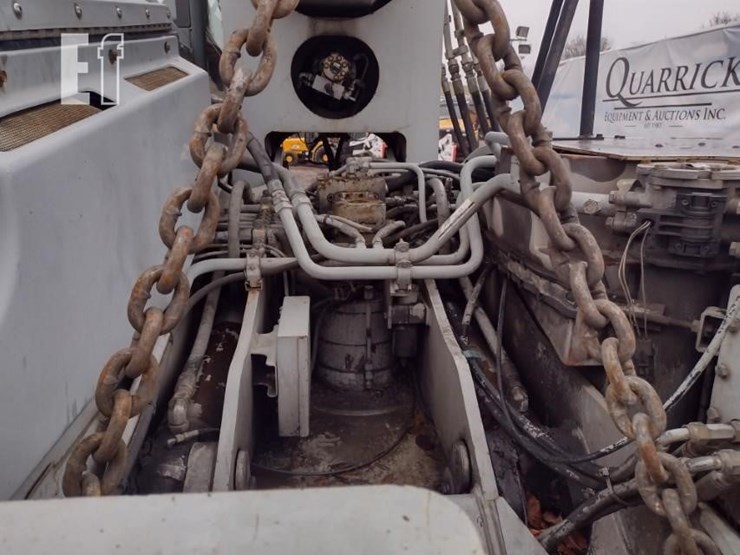 2005-gradall-xl3300-image-28