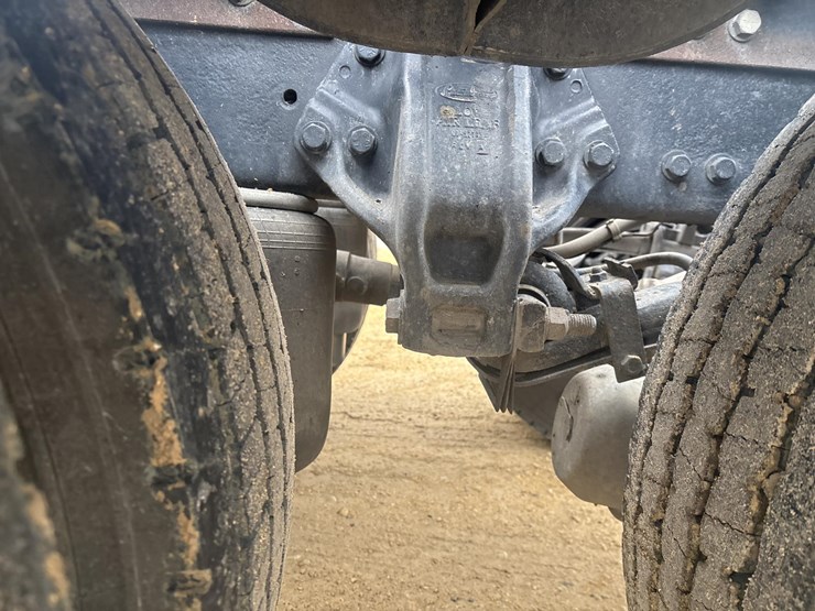 2006-peterbilt-379-image-47