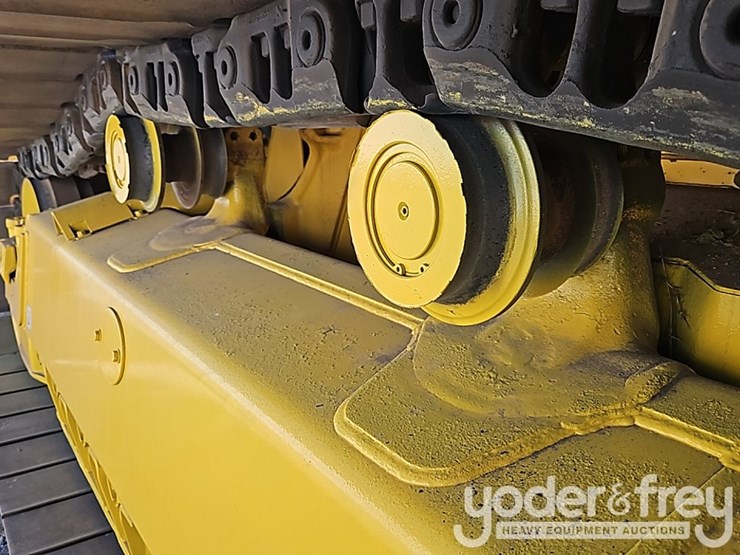 2023-komatsu-d71px-24-image-23