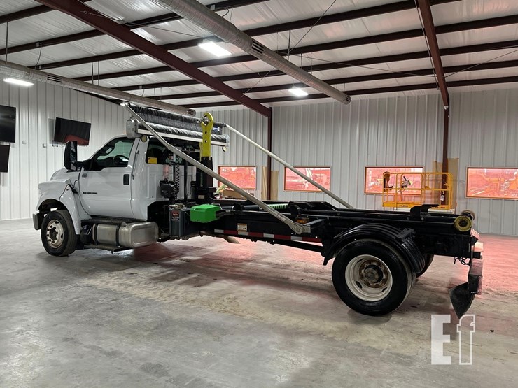 2023-ford-f650-sd-image-4