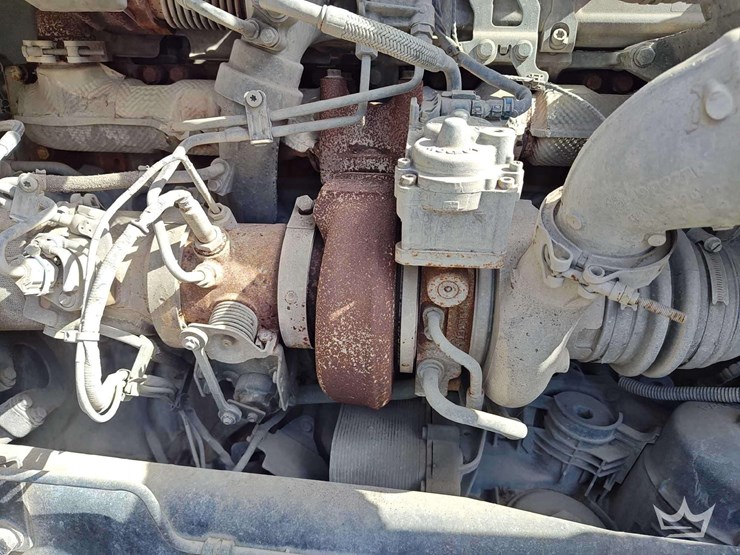 2023-peterbilt-567-t/a-wet-kit-day-cab-truck-tractor-image-36