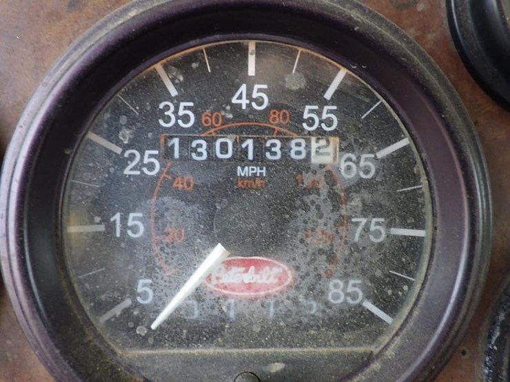 2001-peterbilt-357-image-44