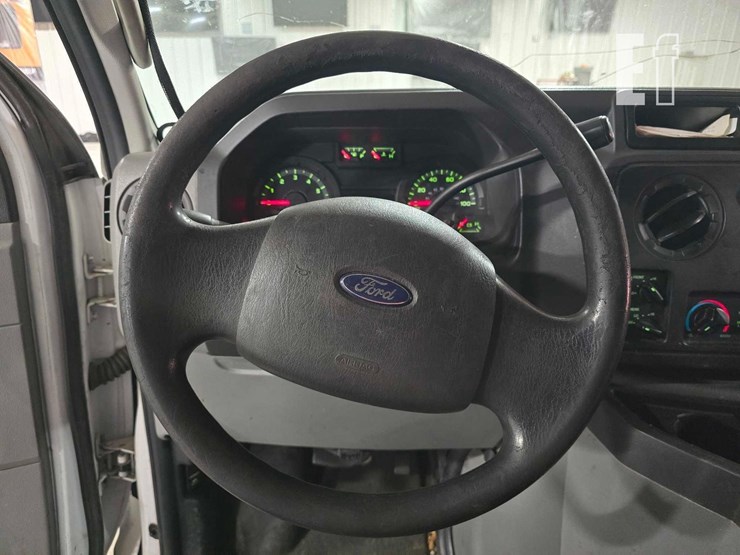 2012-ford-e250-image-10