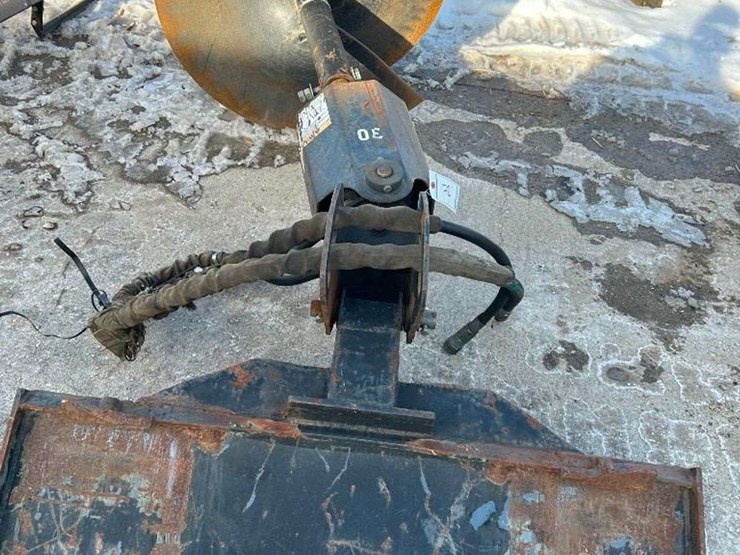 bobcat-auger-power-head-with-large-bit-image-1