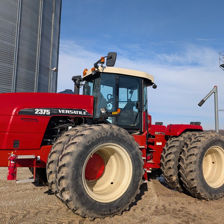 2013 VERSATILE 2375
