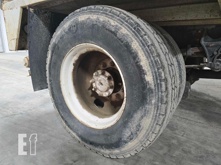 2009-international-durastar-4300-image-21