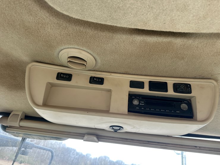 2010-john-deere-8345r-image-66