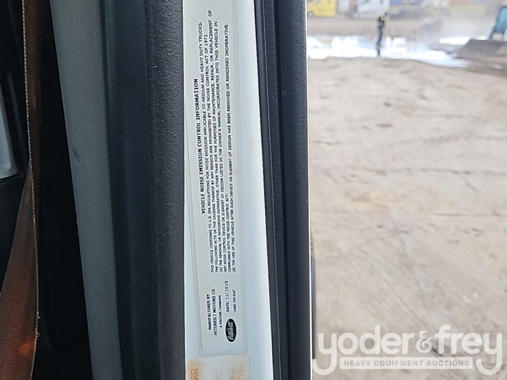 2020-peterbilt-567-image-41