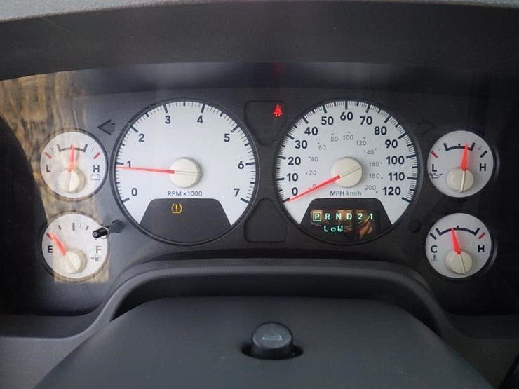 2009-dodge-2500-image-23