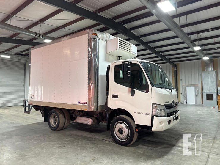 2015-hino-195-image-1