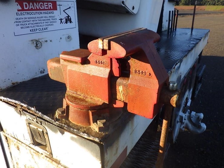 1997-freightliner-fl70-image-9