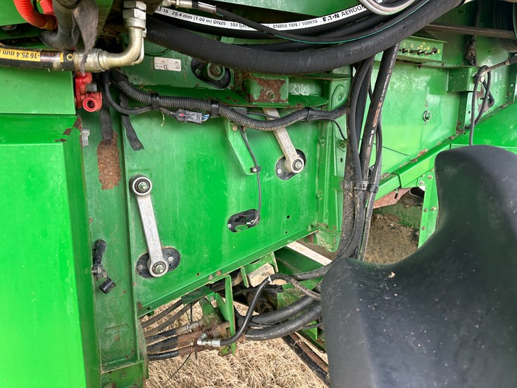 #38409-•-2014-john-deere-s680s-prwd-combine-image-40