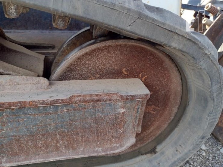 2020-bobcat-t590-image-32