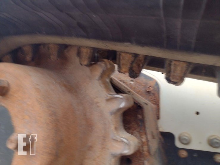 2017-bobcat-t740-image-31