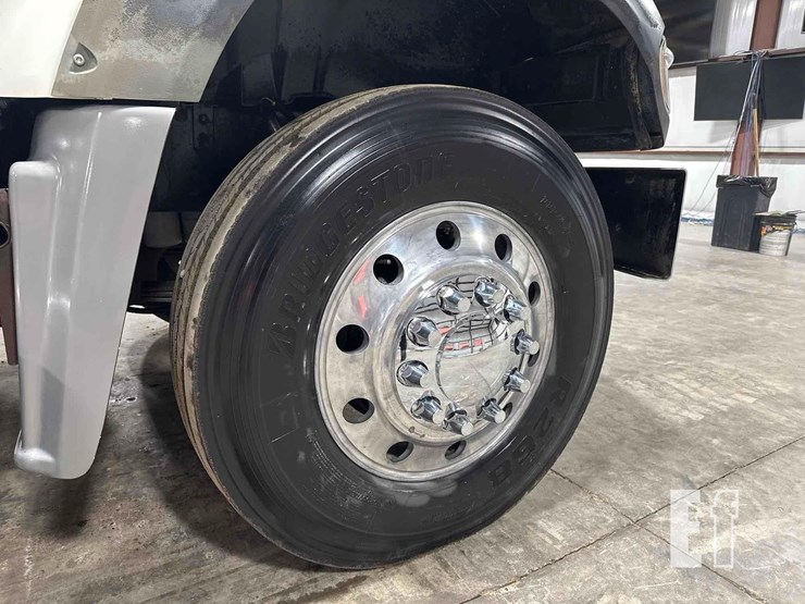 2009-mack-granite-gu713-image-30