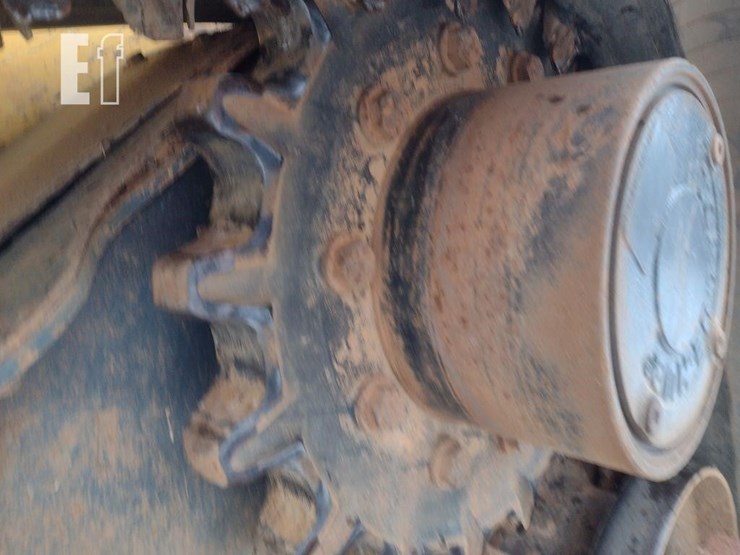 2021-deere-331g-image-21