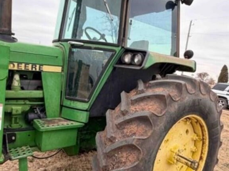 john-deere-4440-image-25