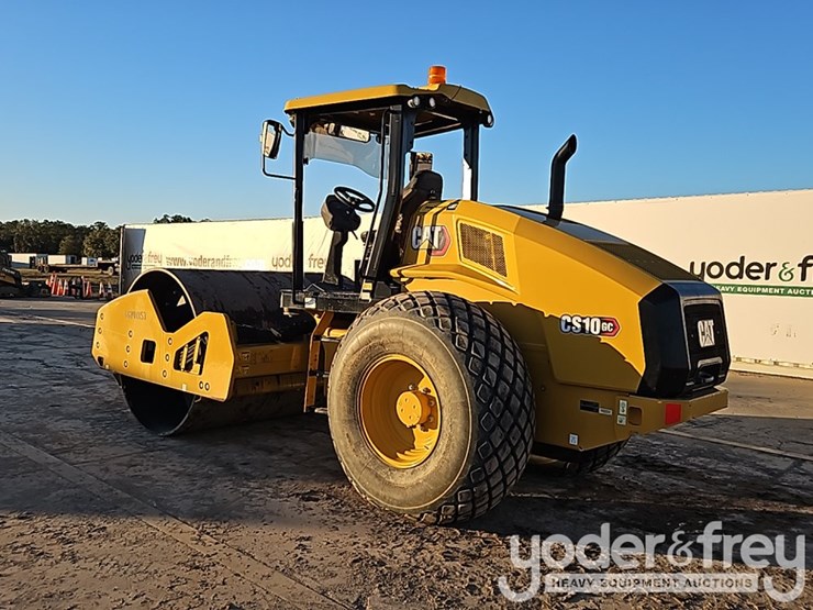 2024-caterpillar-cs10gc-image-4