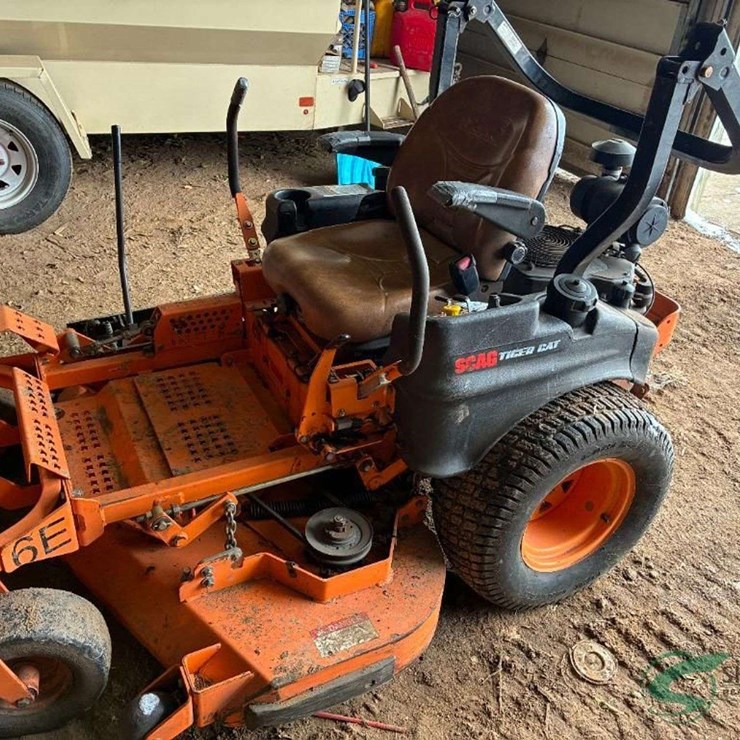 Scag Tiger Cat 52" Mowing Deck showing 1615 hours