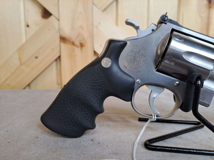 smith-&-wesson-model-629-classic-.44-magnum-da-revolver-image-26