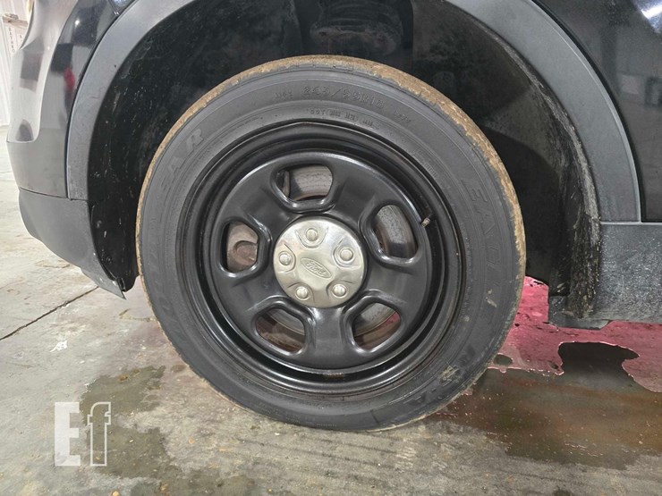 2014-ford-explorer-image-16