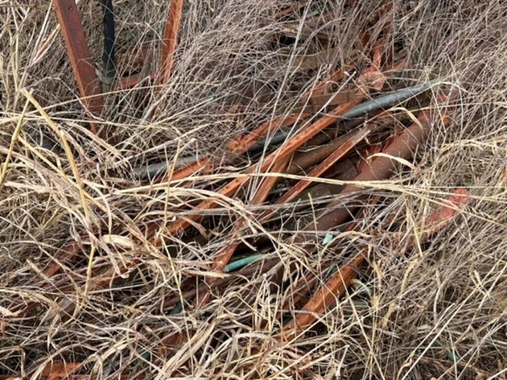 2-fuel-tanks-&-scrap-iron-image-7