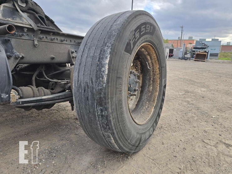 2018-freightliner-cascadia-113-image-22