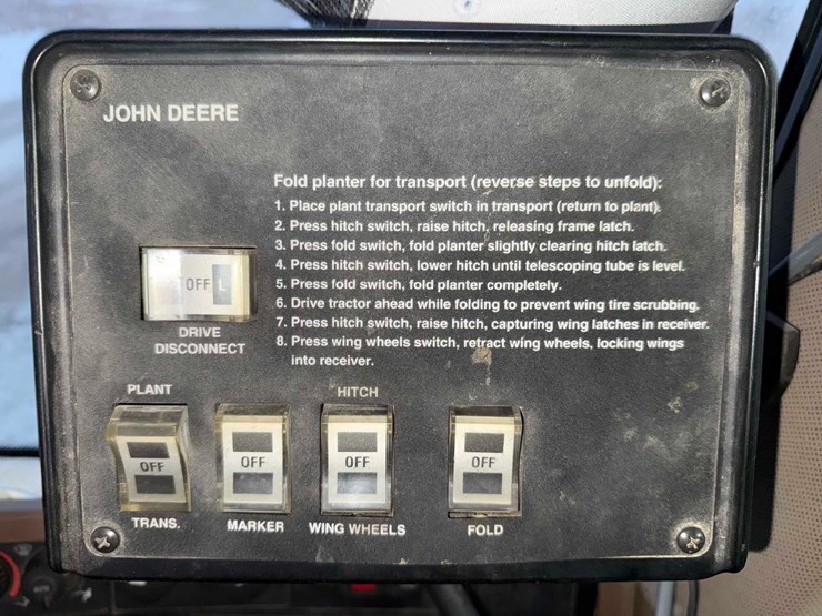 jd-1780-conservation-12/23-planter-image-8