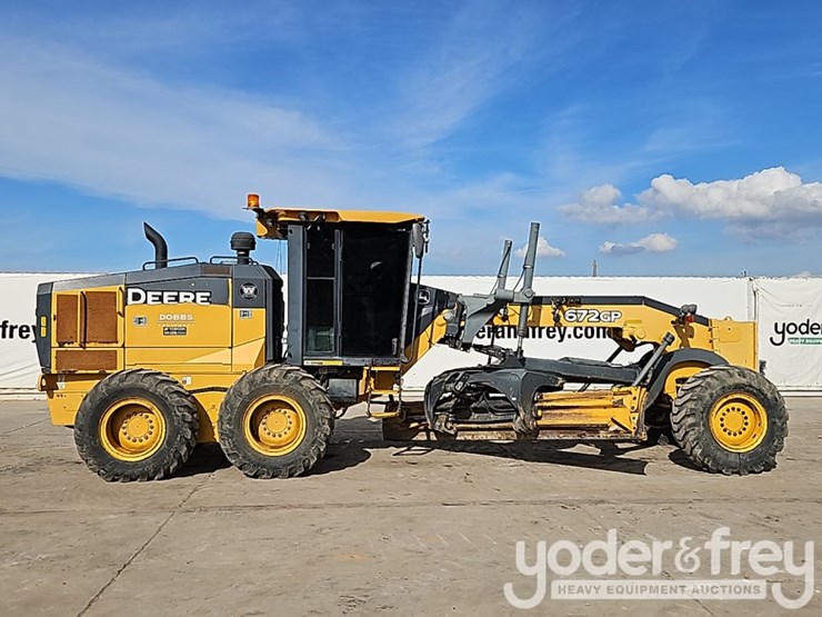 2017-deere-672g-image-6