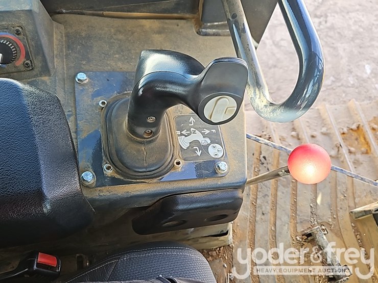 2022-deere-450k-image-28